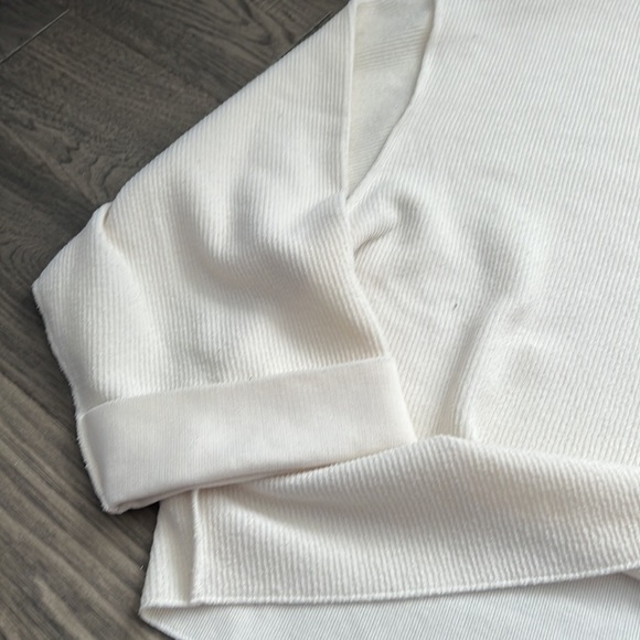 URBAN Outfitters | Over sized off white bubble sleeve sweater - Picture 6 of 11